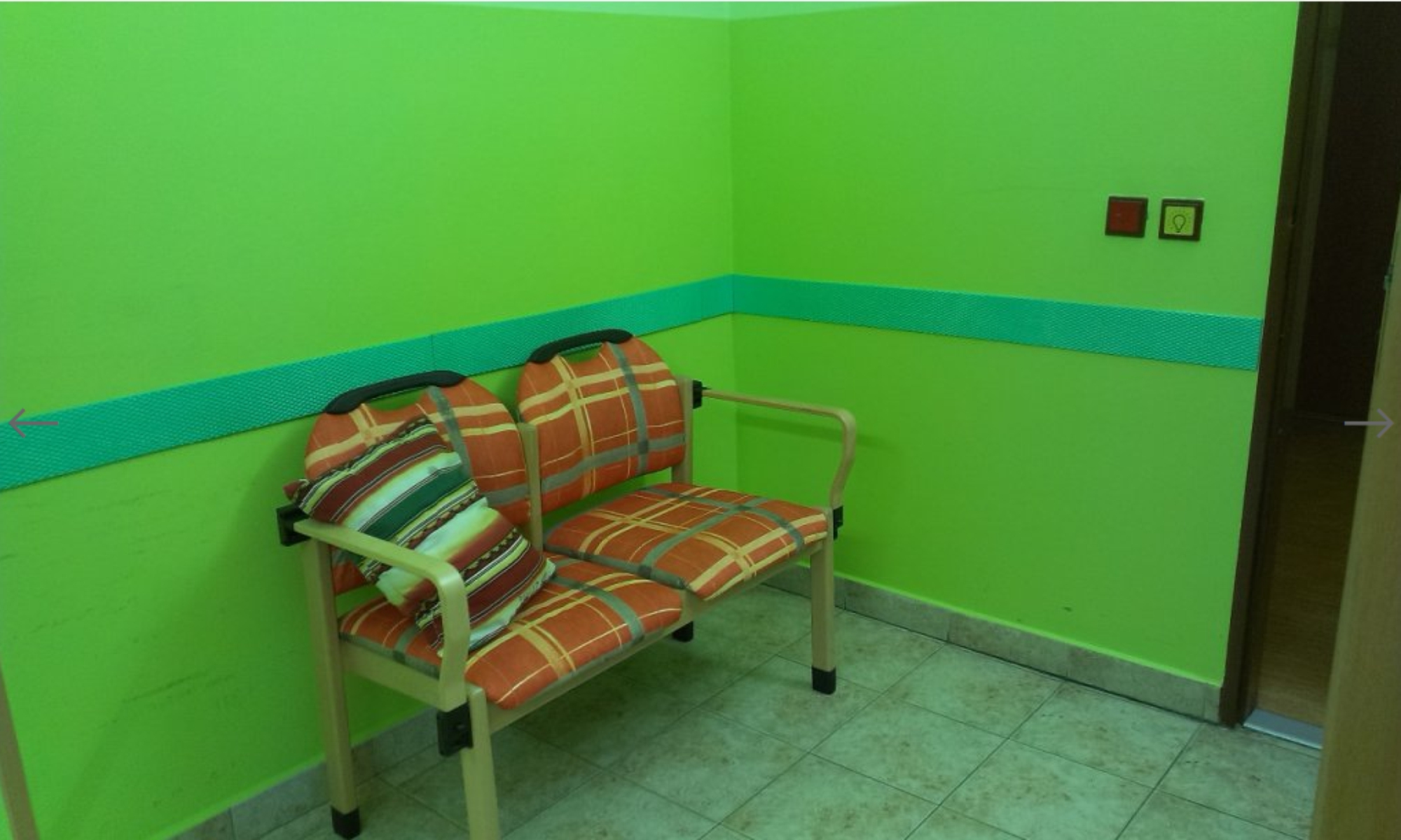 Ochranný pěnový pás na zeď 82 x 15 x 1cm